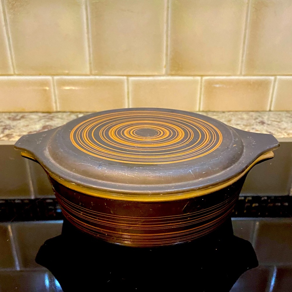 Vintage Pyrex Terra 471 1 Pt with lid